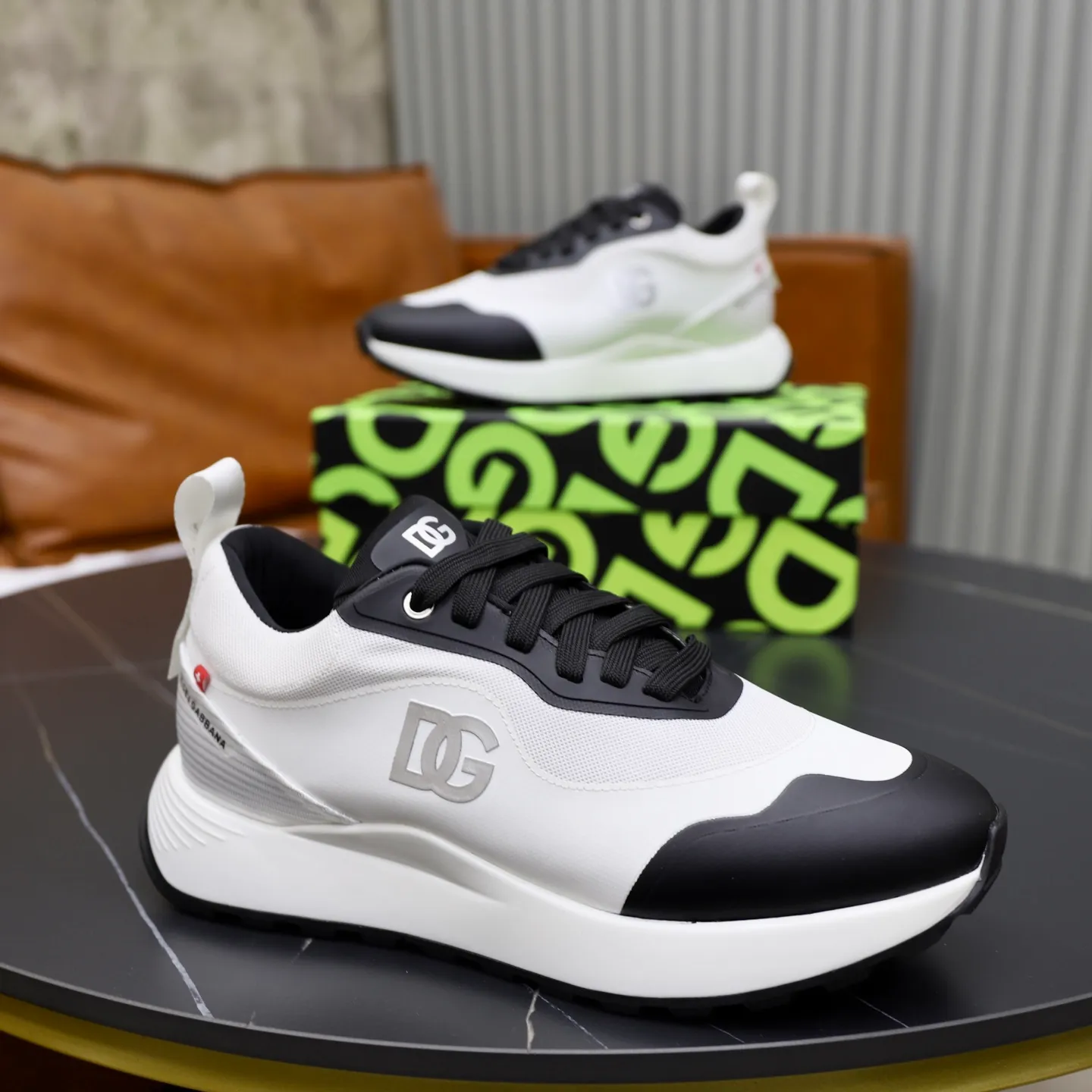 Men's Men's Shoes💰520💰••New arrivals••Dolce&Gabbana••DG✔️High-end men's sports•casual shoes. Original goods from top counters. Original imported multiple material splicing design ➕Original TPR elastic outsole.  Size: 38-44 (45, 46 customized)